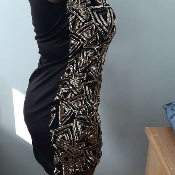 Dresse - Picture 2 of 4